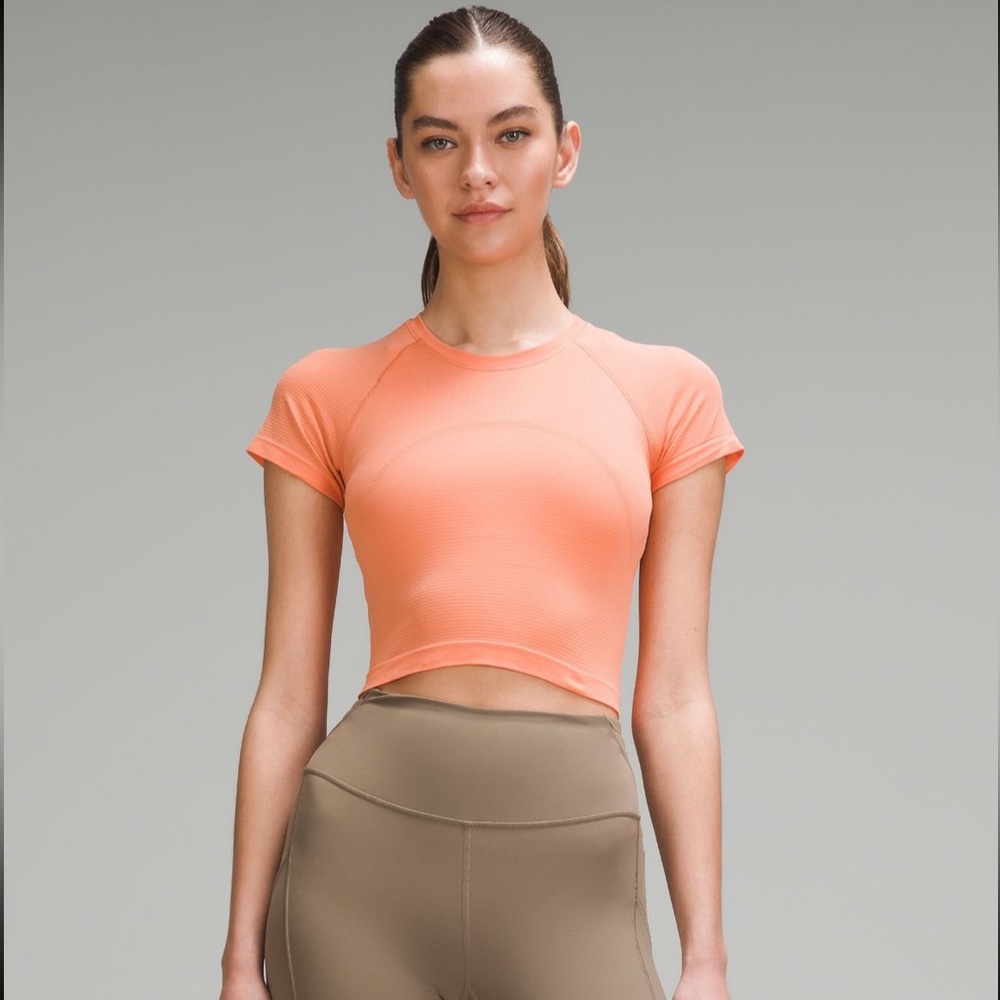 Swiftly Tech Cropped Short Sleeve 2.0